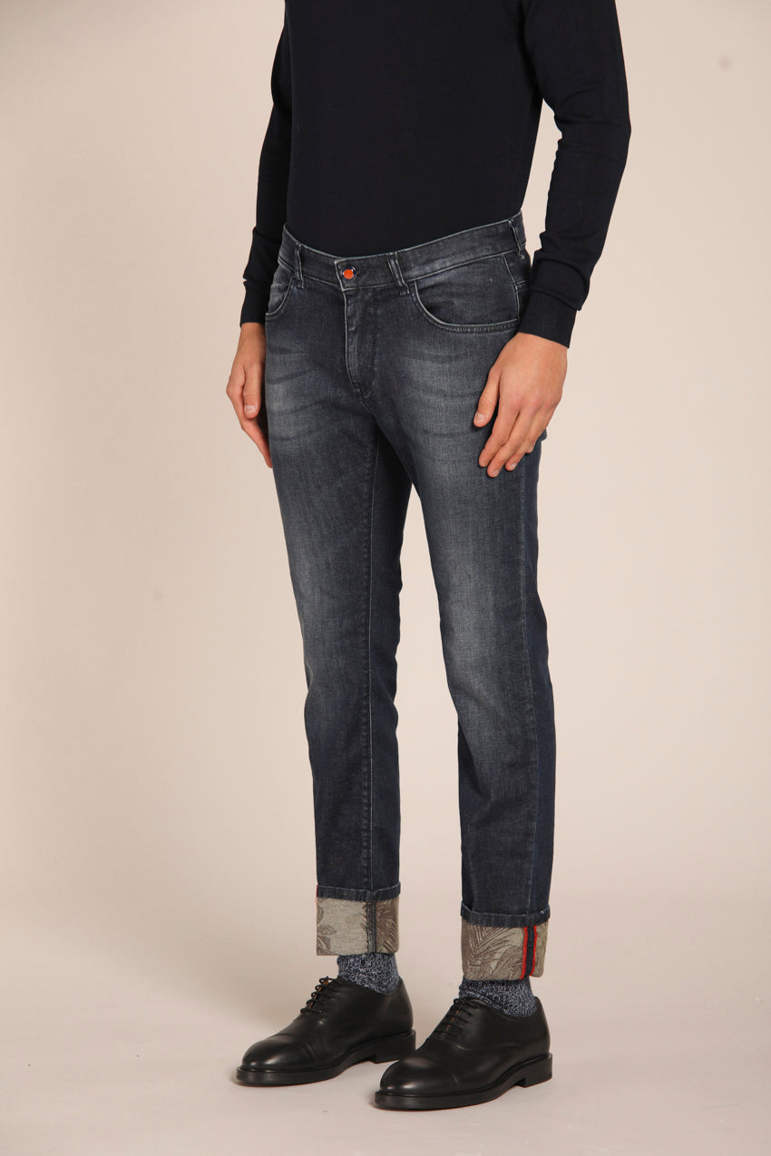 immagine 3 di pantalone chino uomo in denim con stampa giungla in blu navy fit slim di Mason's