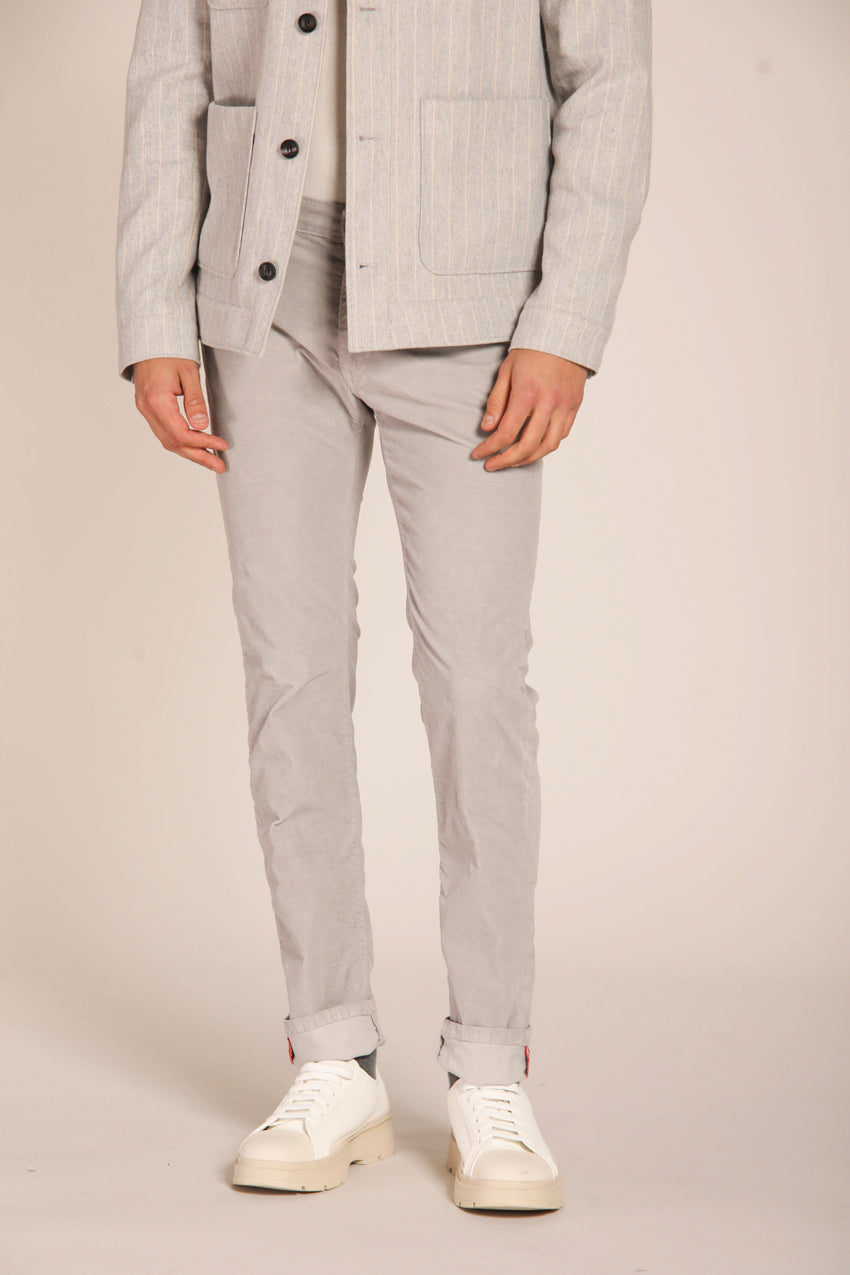 immagine 2 di pantalone uomo in denim modello Harris , in velluto grigio fit slim di Mason's