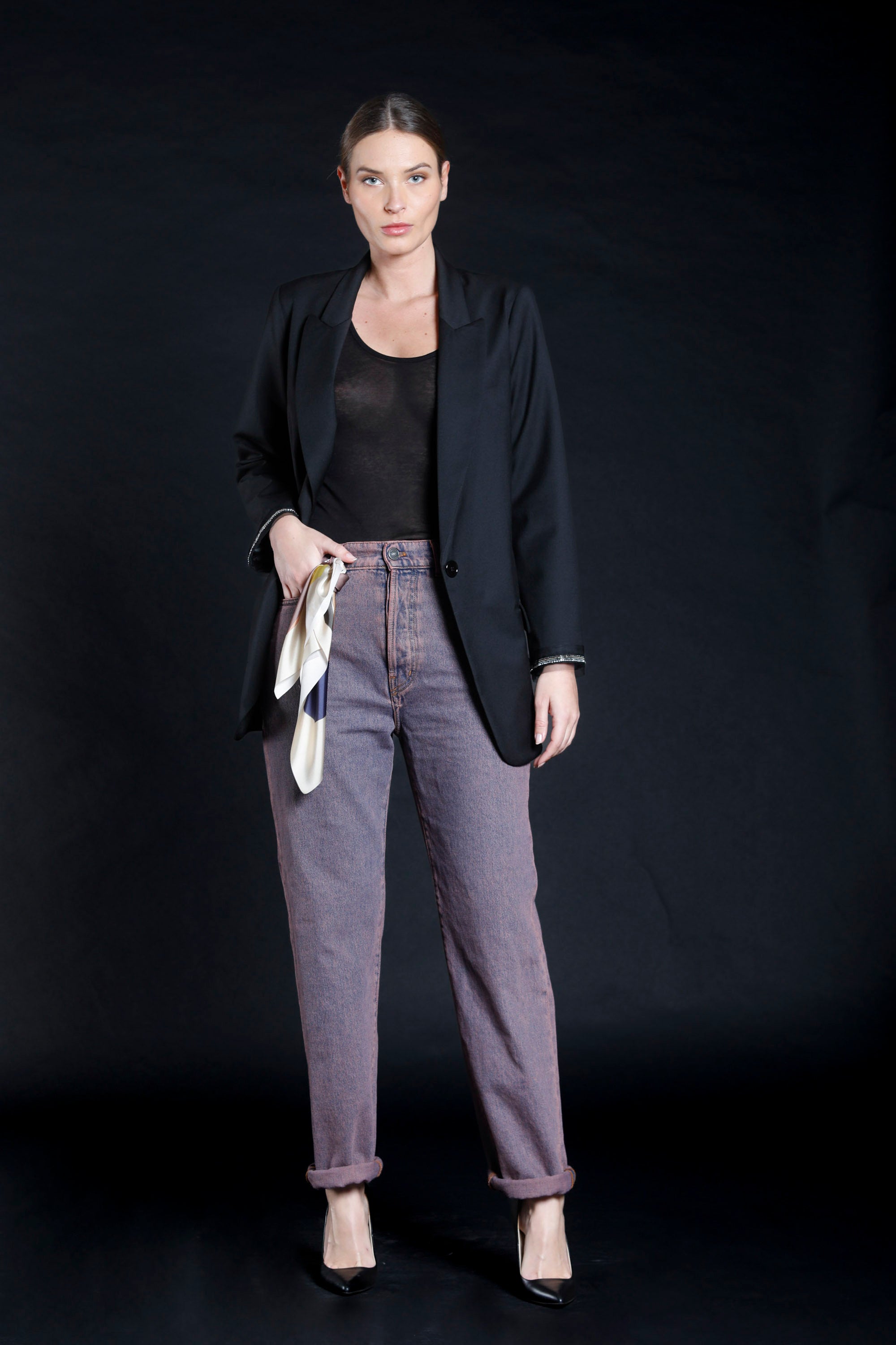immagine 3 di pantalone 5 tasche da donna in denim colore viola modello Zoe di Mason's