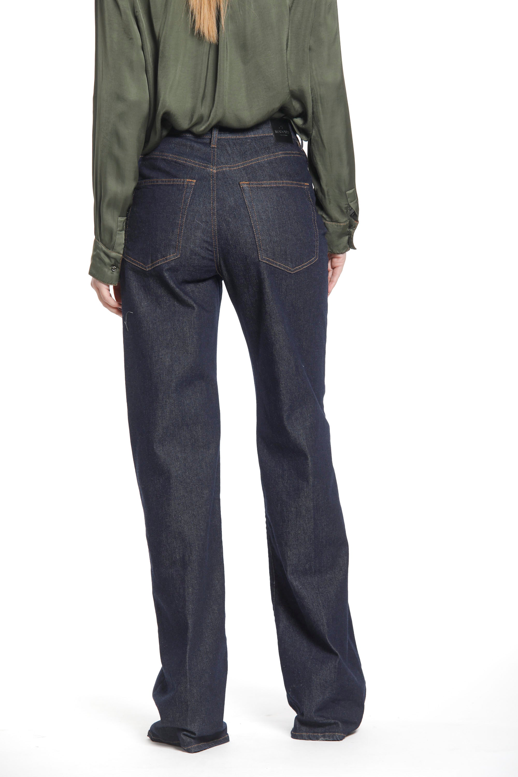 Image 6 of woman's 5-pocket pants in stretch denim colour navy blue Sienna model by Mason's
