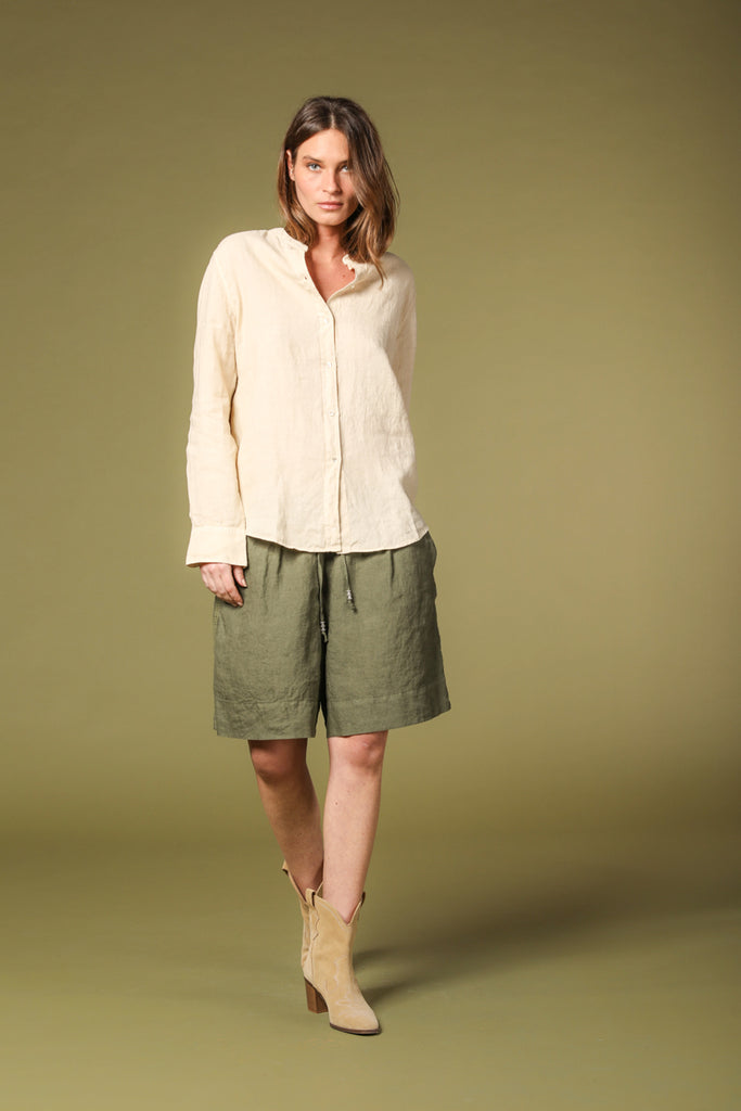 Image 2 of Mason's women's Portovenere model chino bermudas in green color, relaxed fit