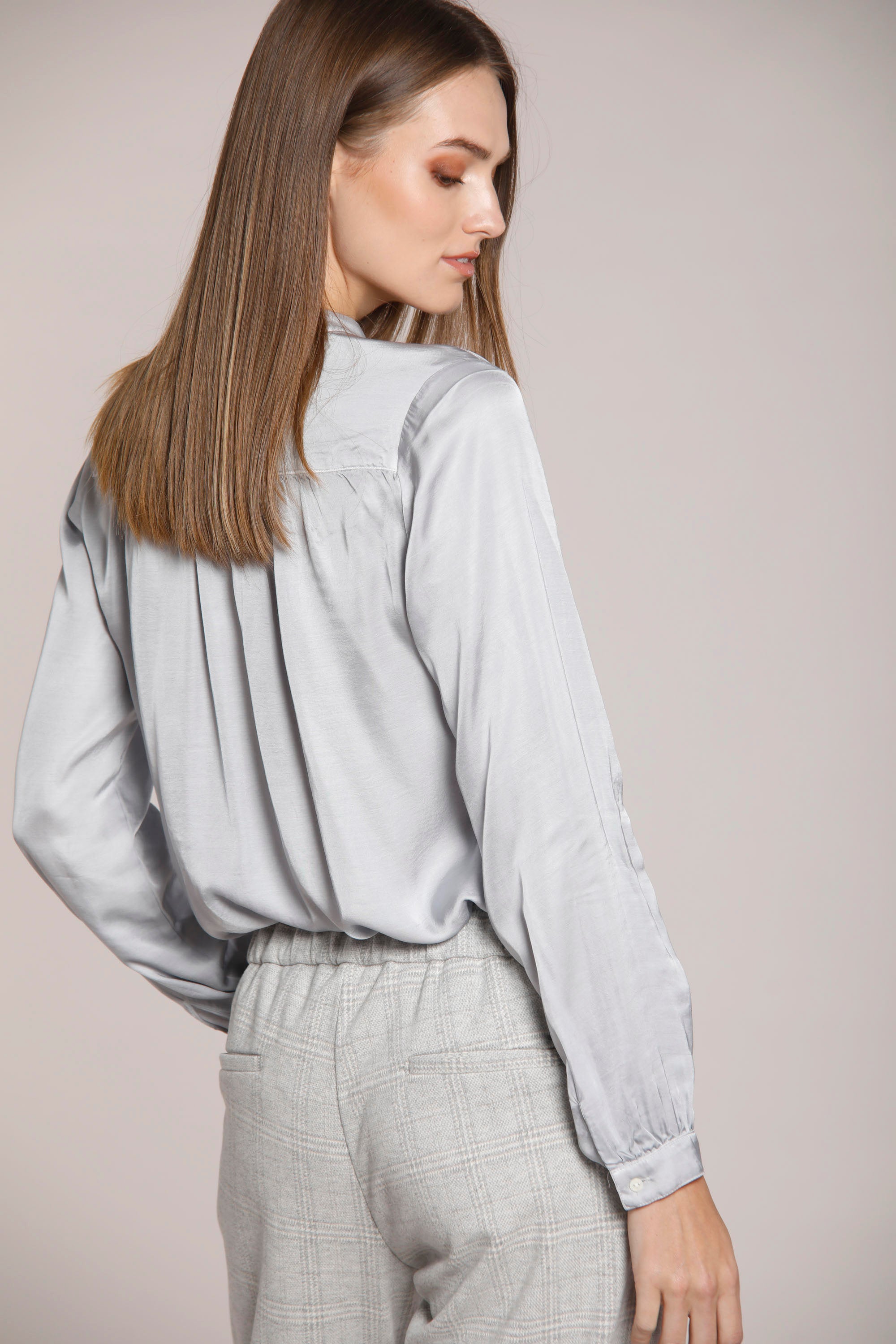 Image 4 of a women's viscose shirt, light gray color, Margherita Shirt model by Mason's