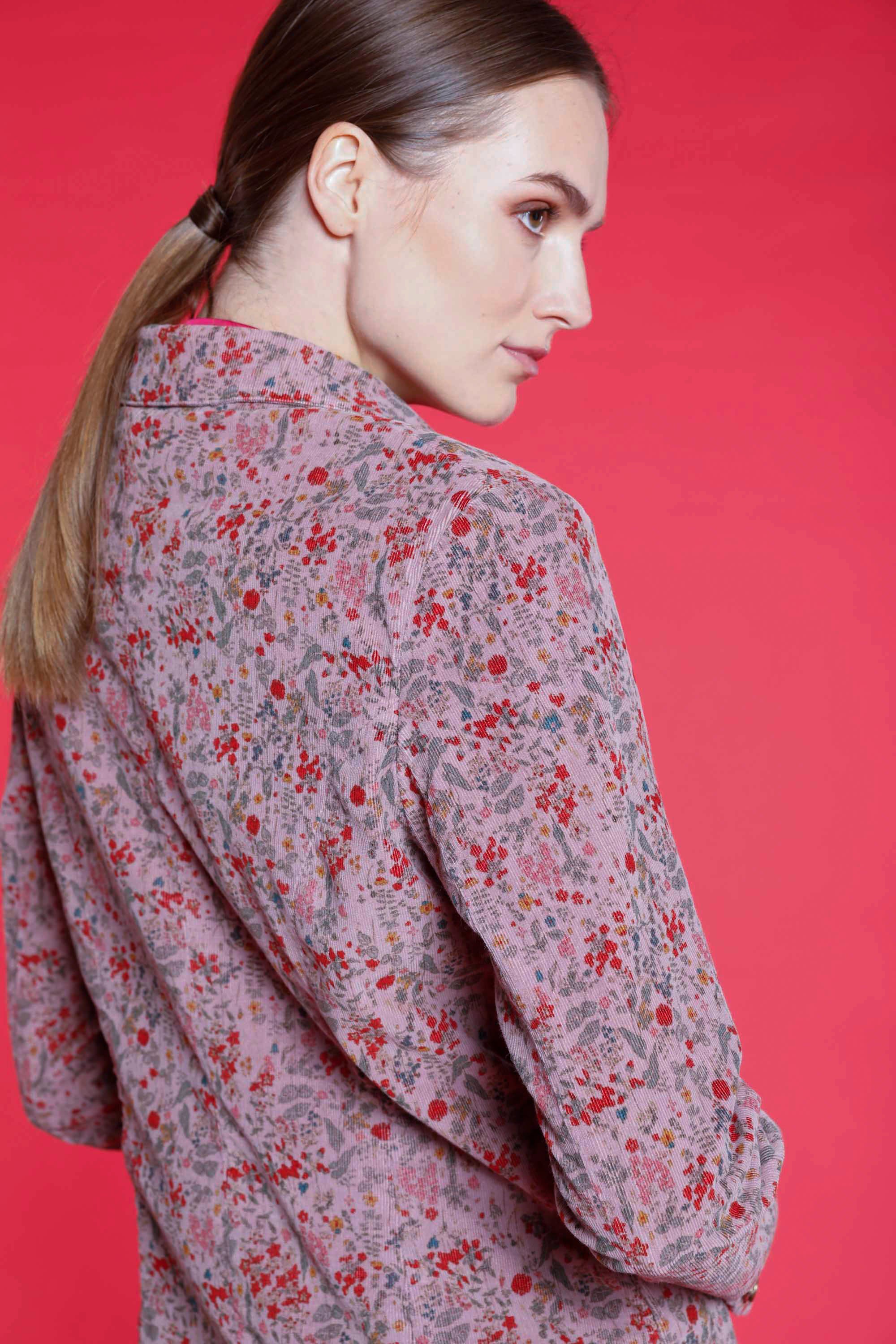 Immagine 5 di blazer donna in velluto color cipria con pattern fiori modello Theresa di Mason's