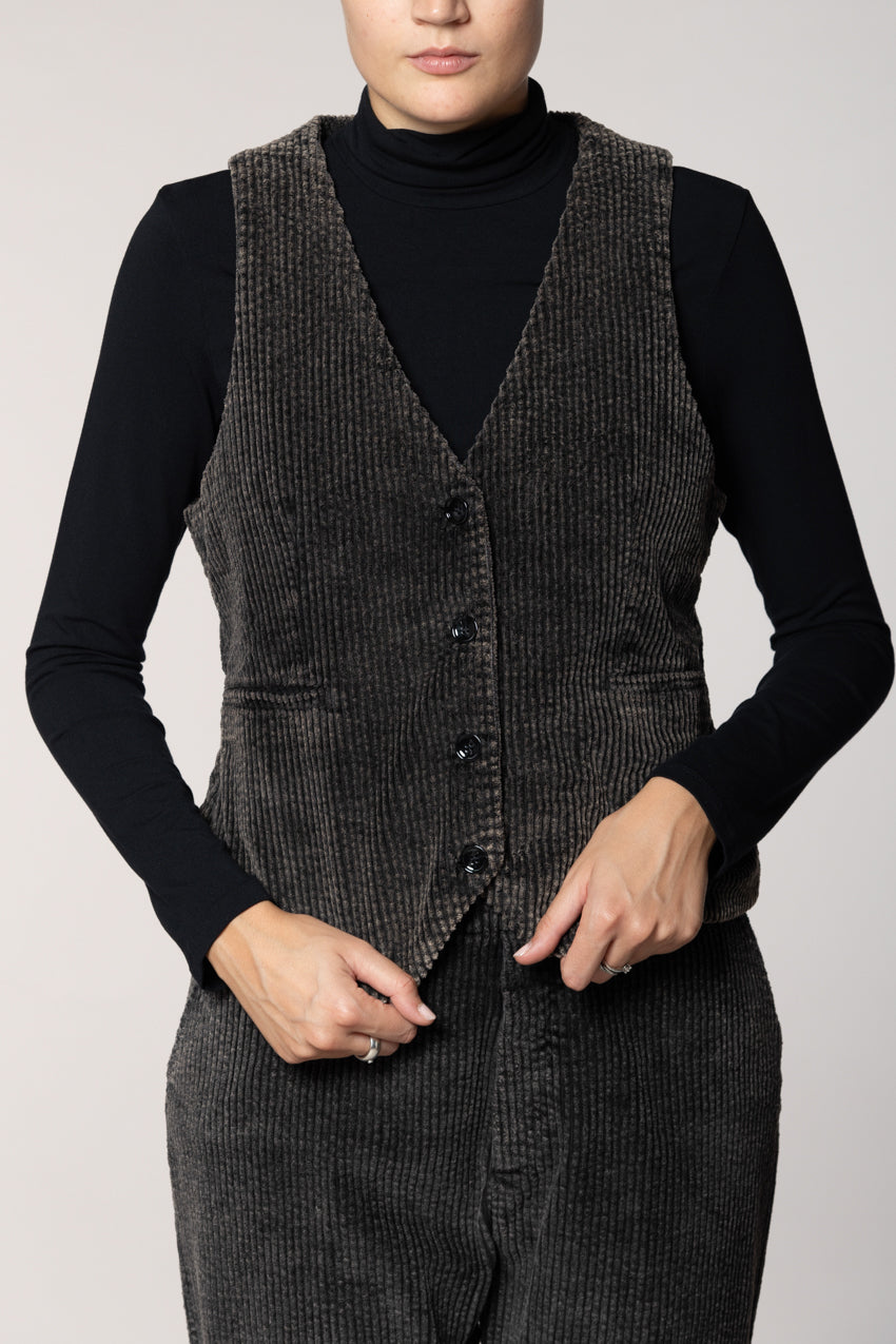 Ellen women’s gilet in wide-wale corduroy