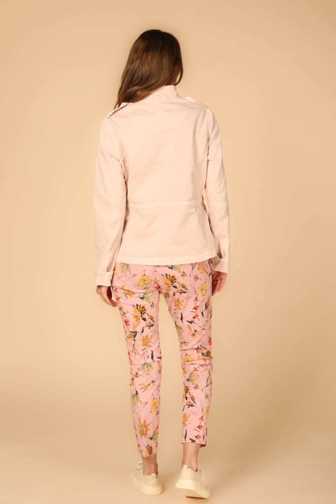 Image 4 of women's lilac capri chino pants, Jaqueline Curvie model, curvy fit by Mason's