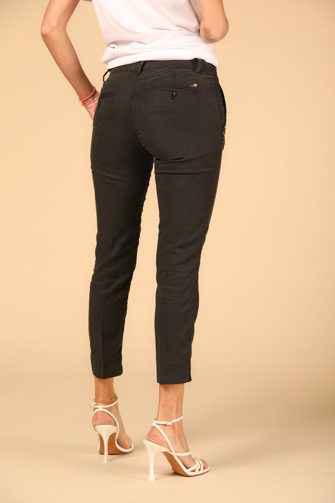 Image 5 of Women's Capri Chino Pants, Jacqueline Curvie Model, in Black, Curvy Fit by Mason's