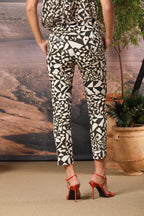 Jaqueline pantalon chino capri femme en gabardine avec imprimé géométrique slim fit