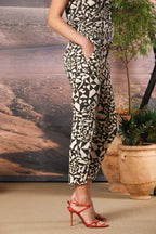 Jaqueline pantalon chino capri femme en gabardine avec imprimé géométrique slim fit