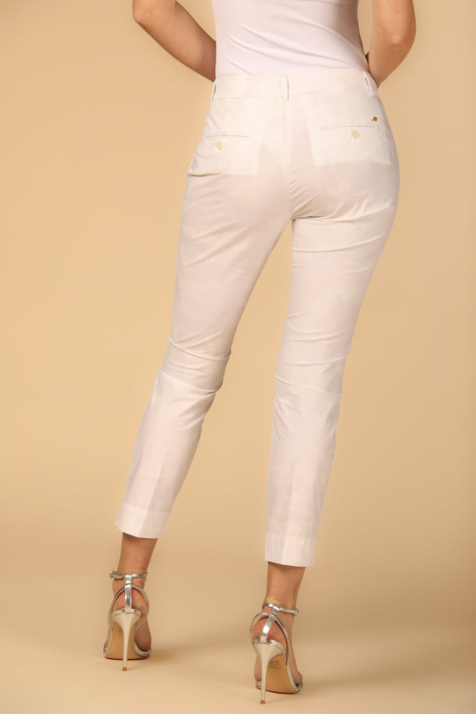 Image 4 of Women's Capri Chino Pants, Jacqueline Curvie Model, in White Camouflage, Curvy Fit by Mason's