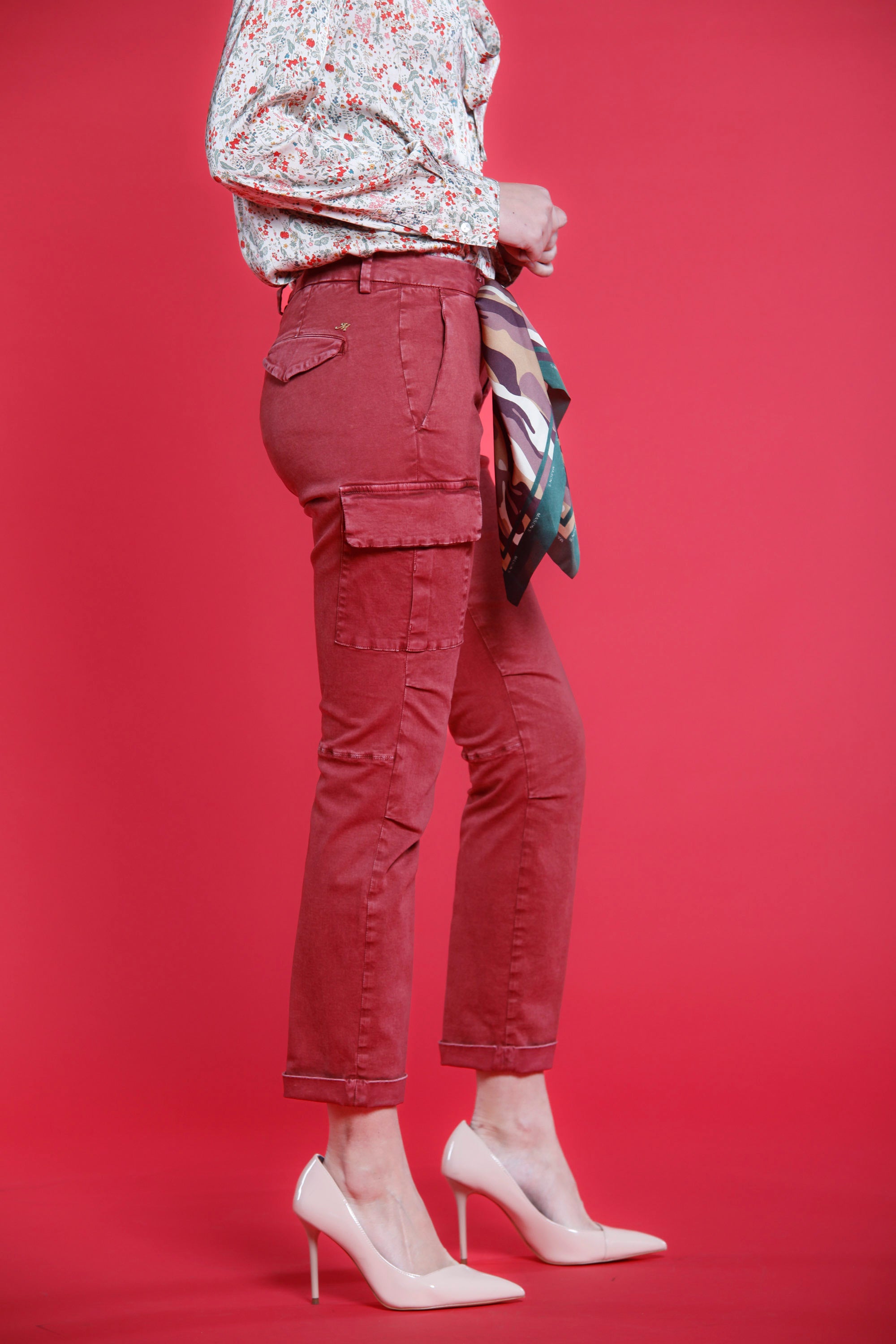 Image 5 de pantalon cargo femme en satin fuchsia modèle Chile City de Mason's