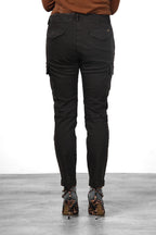 Chile City women’s cargo pants in satin with slim fit