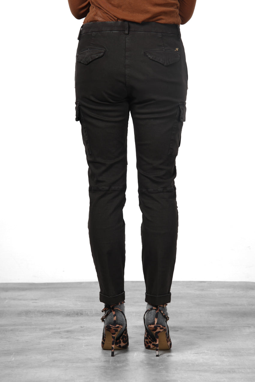 Chile City women’s cargo pants in satin with slim fit