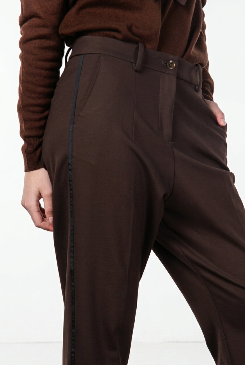 New York O Shape women’s chino pants in technical jersey with carrot fit