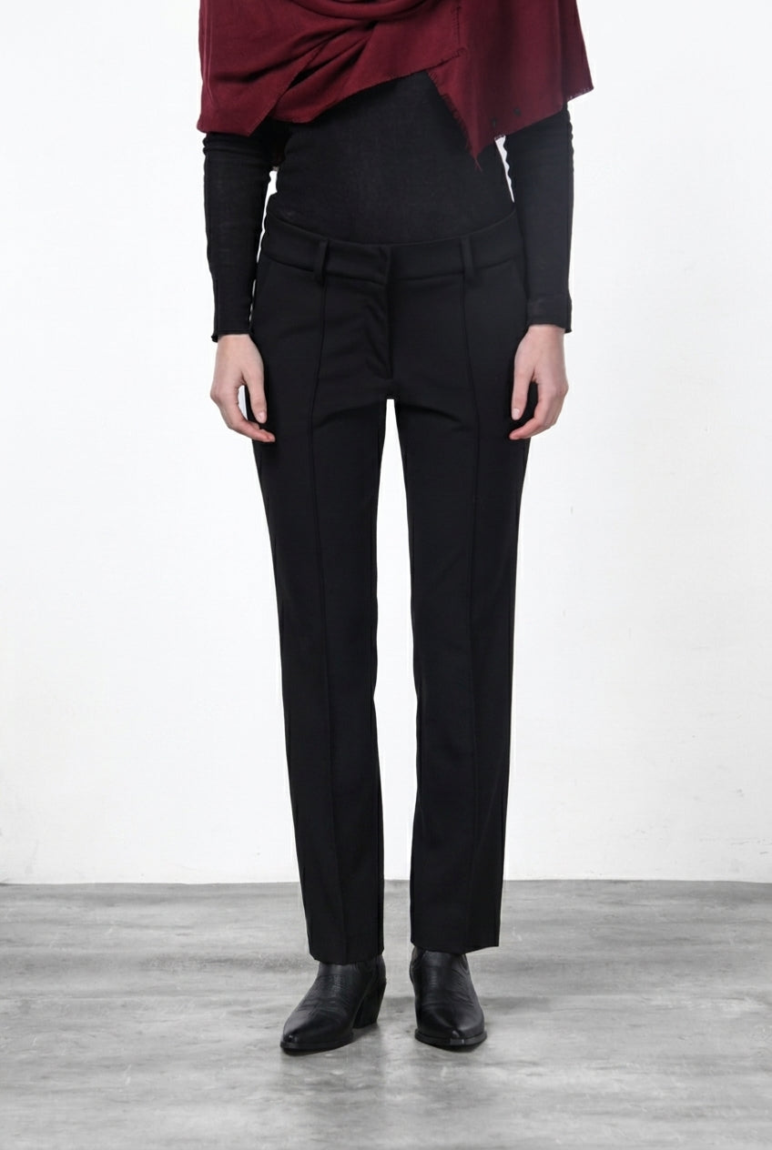 Kik women’s chino pants in technical jersey with slim fit