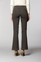 Milano Flare pantalone chino donna in raso slim fit