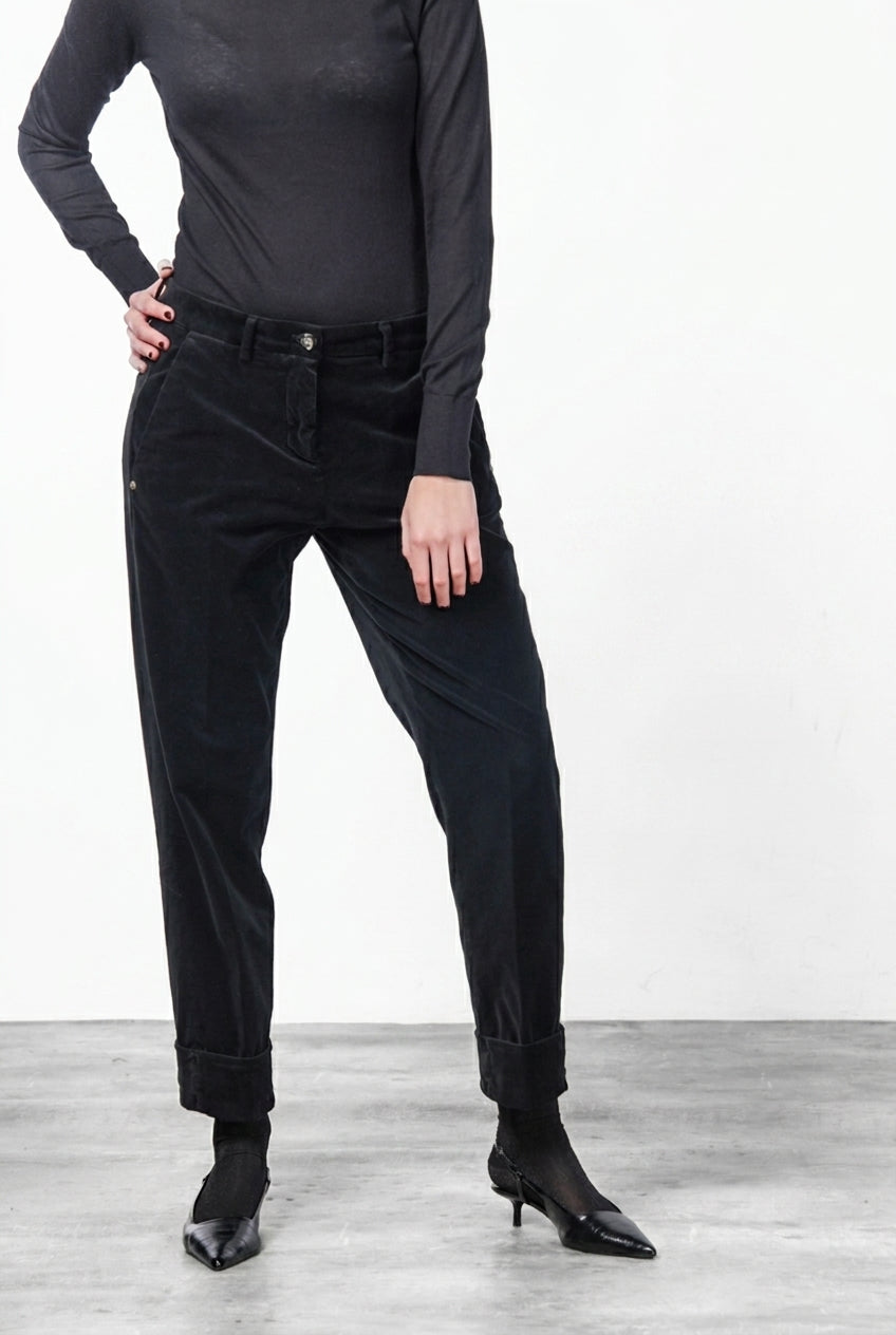 New York Carrot women’s chino trousers in smooth velvet, carrot fit ①