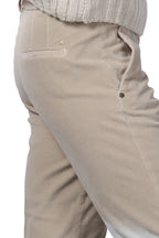 New York Carrot Damen-Chinohose aus glattem Samt, Carrot Fit ①