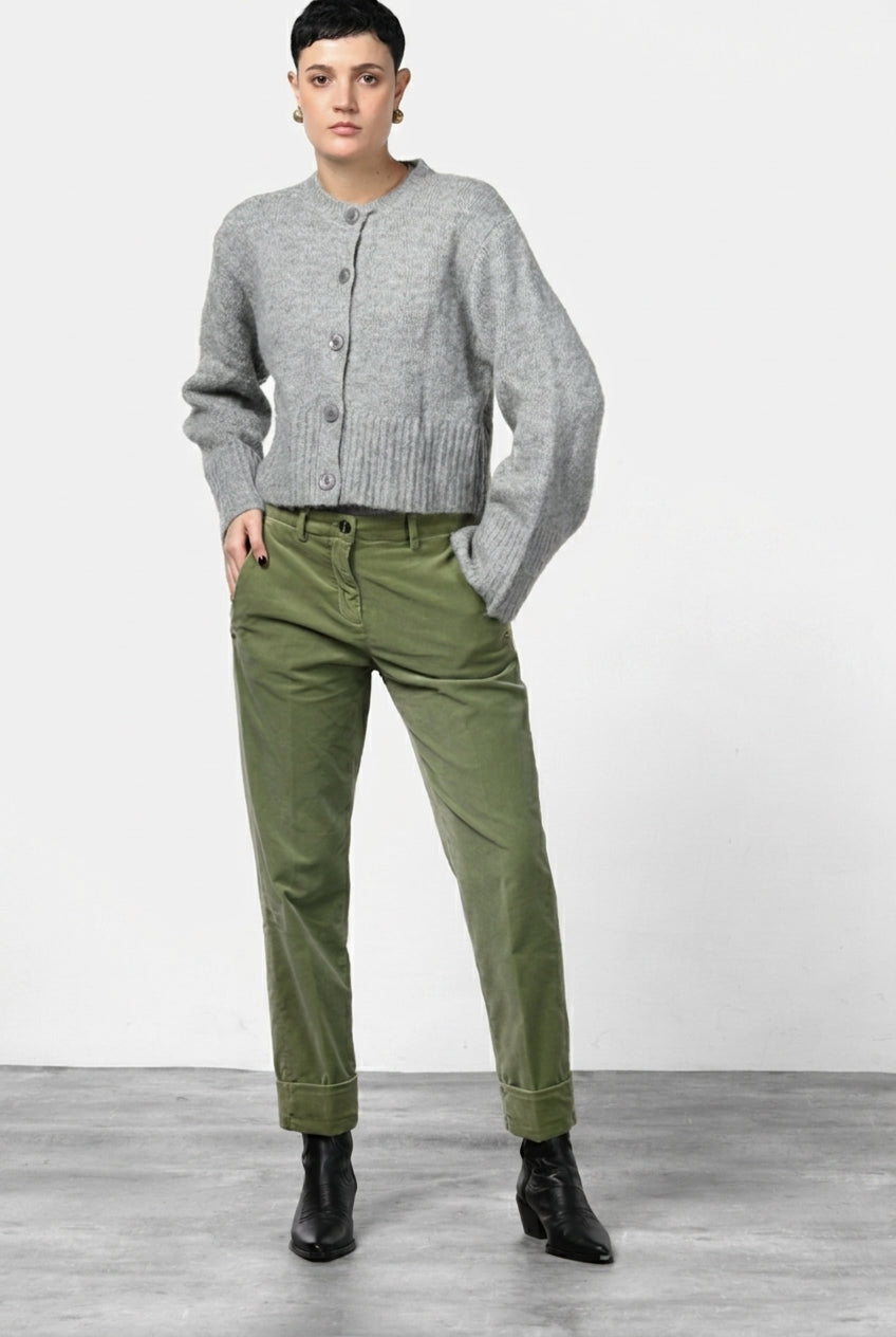 New York Carrot women’s chino pants in smooth velvet with carrot fit ①