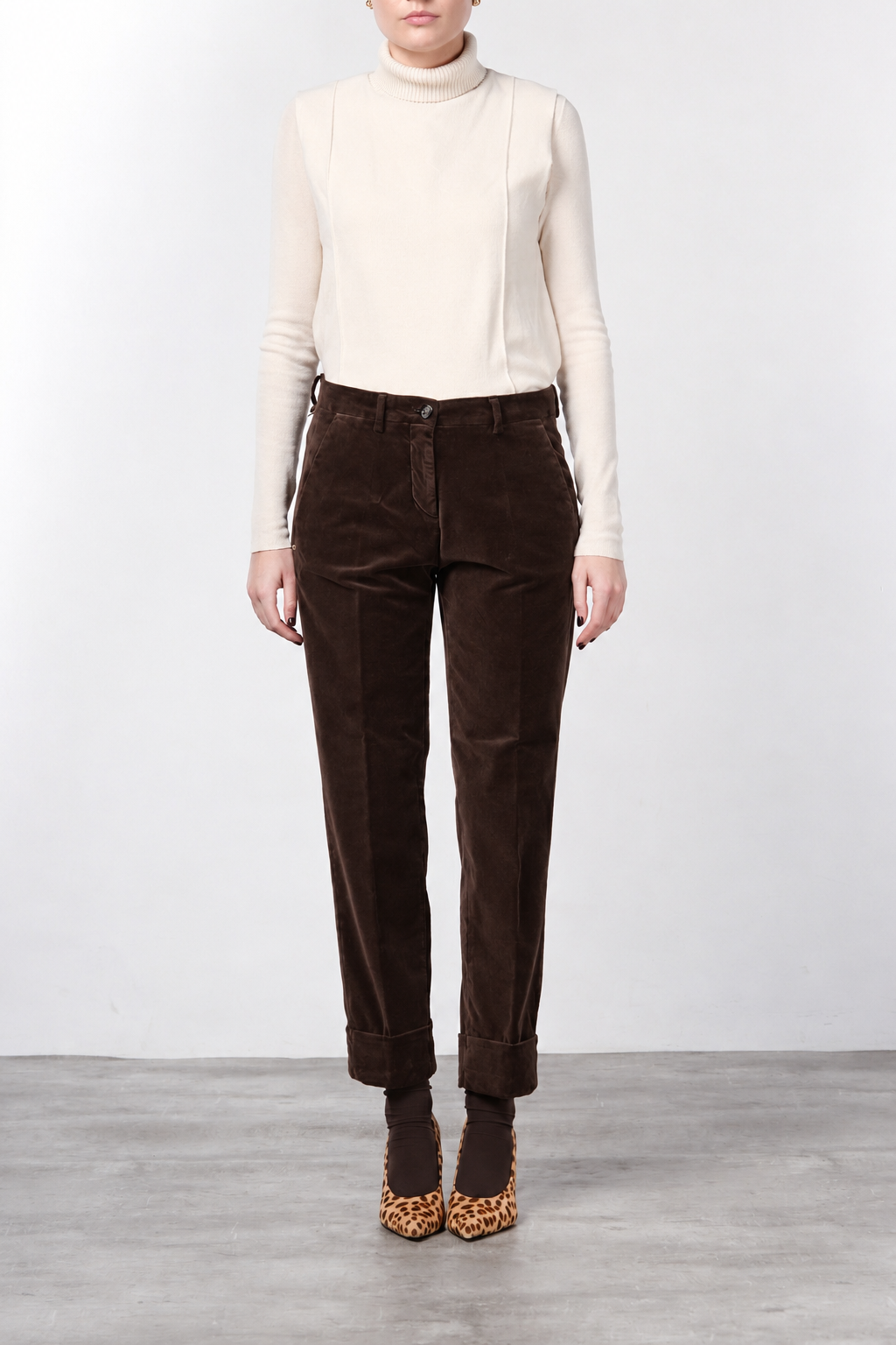 New York Carrot pantalon chino femme en velours lisse carrot fit ①
