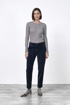 New York Carrot women’s chino pants in smooth velvet with carrot fit ①
