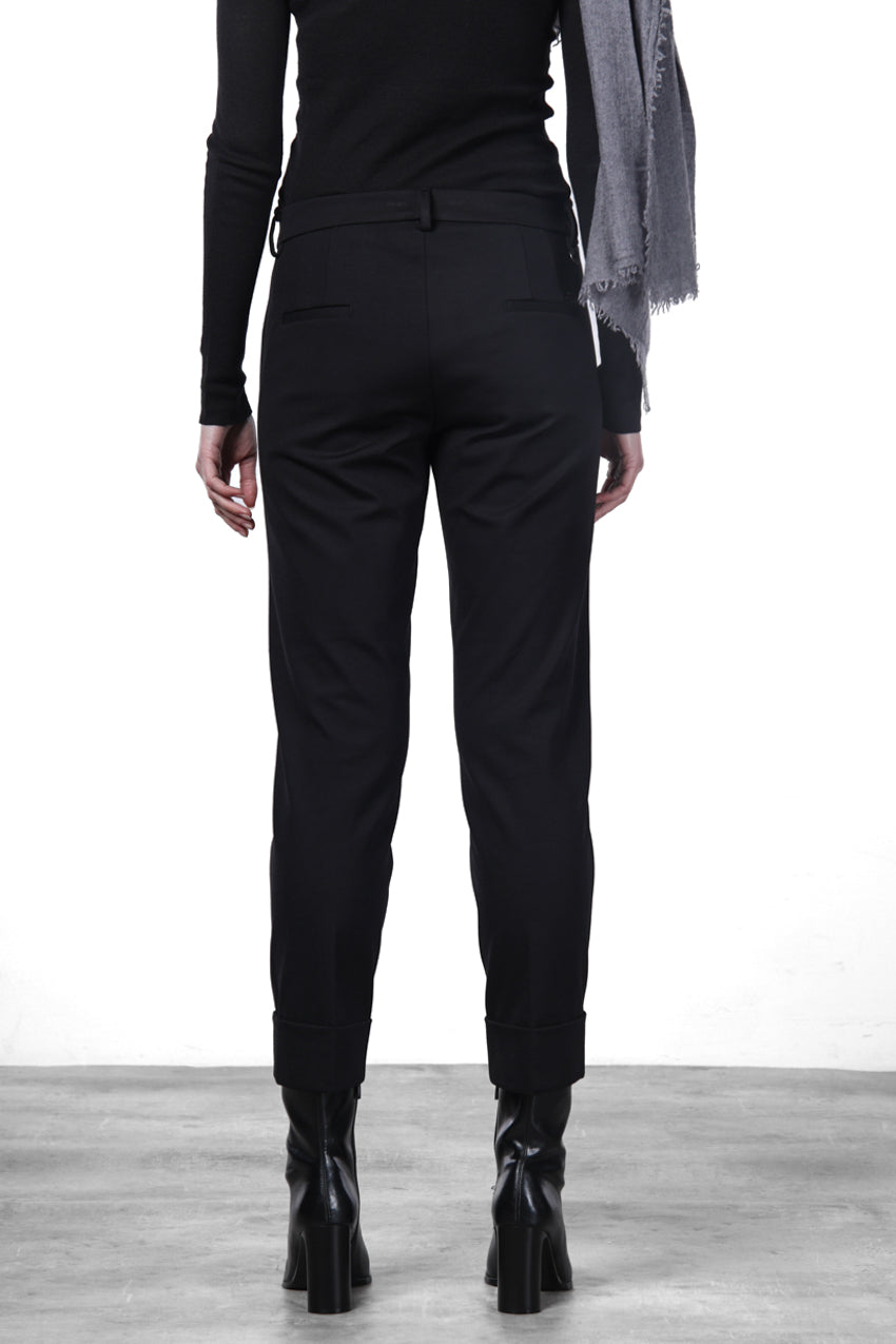 New York Carrot pantalon chino femme en jersey technique carrot fit ①
