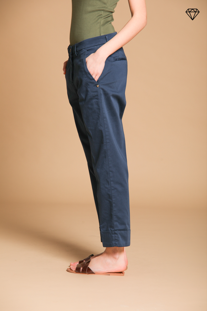 New York Damen Chino Hose aus Stretch-Satin im Carrot Fit ①