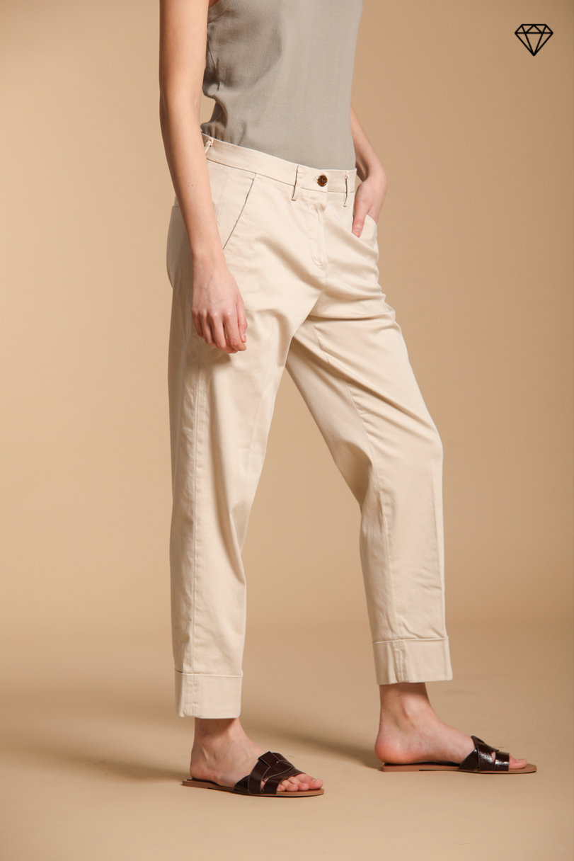 New York Damen Chino Hose aus Stretch-Satin im Carrot Fit ①