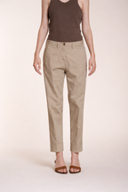 New York Carrot Hose Chino Damen aus Stretch-Satin carrot fit ①