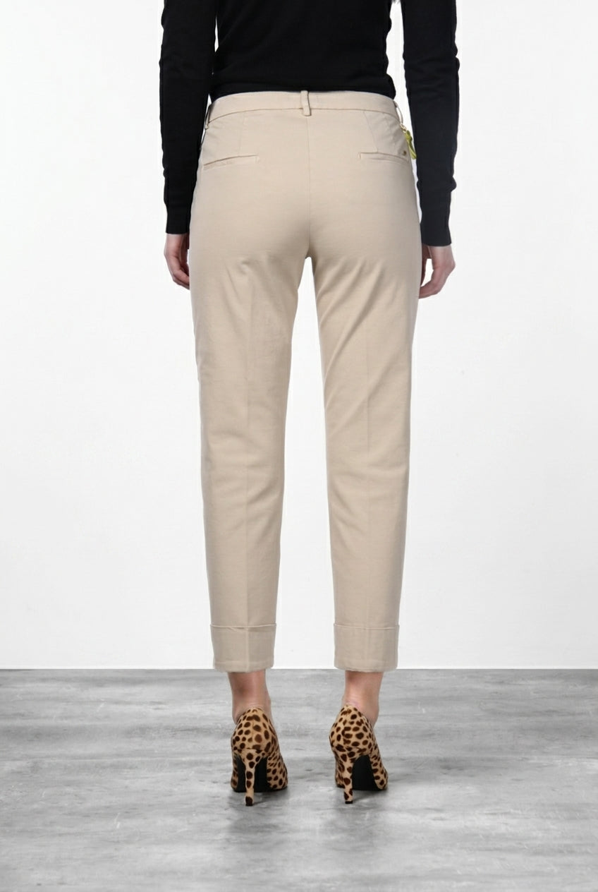 New York Carrot women’s chino pants in satin with carrot fit ①