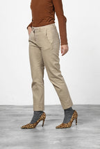 New York Carrot Chinohose für Damen aus Baumwoll- und Wollgabardine mit carrot fit ①
