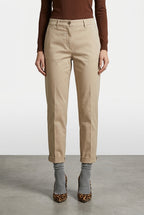 New York Carrot Chinohose für Damen aus Baumwoll- und Wollgabardine mit carrot fit ①
