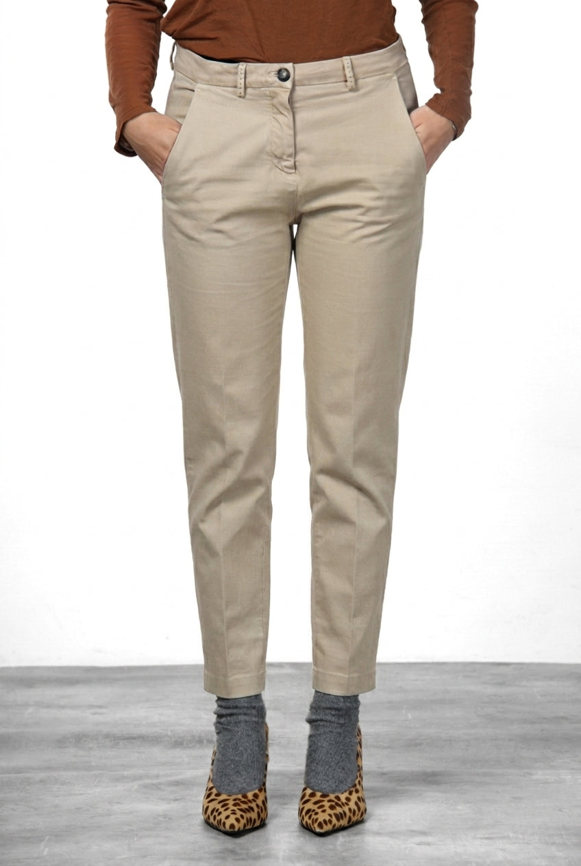 New York Carrot Chinohose für Damen aus Baumwoll- und Wollgabardine mit carrot fit ①
