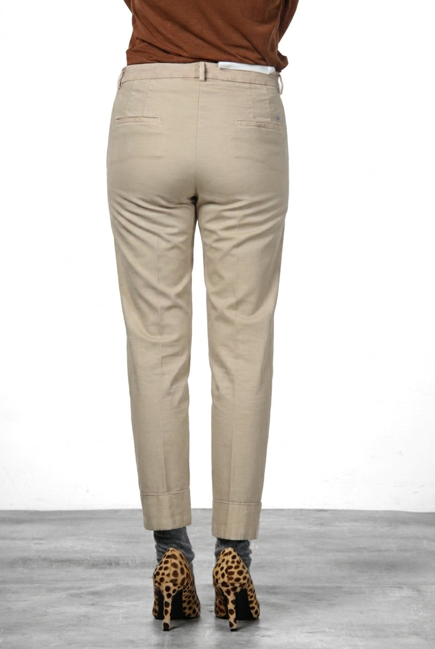 New York Carrot Chinohose für Damen aus Baumwoll- und Wollgabardine mit carrot fit ①
