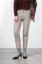 New York Carrot pantalon chino femme en gabardine de coton et laine carrot fit ①
