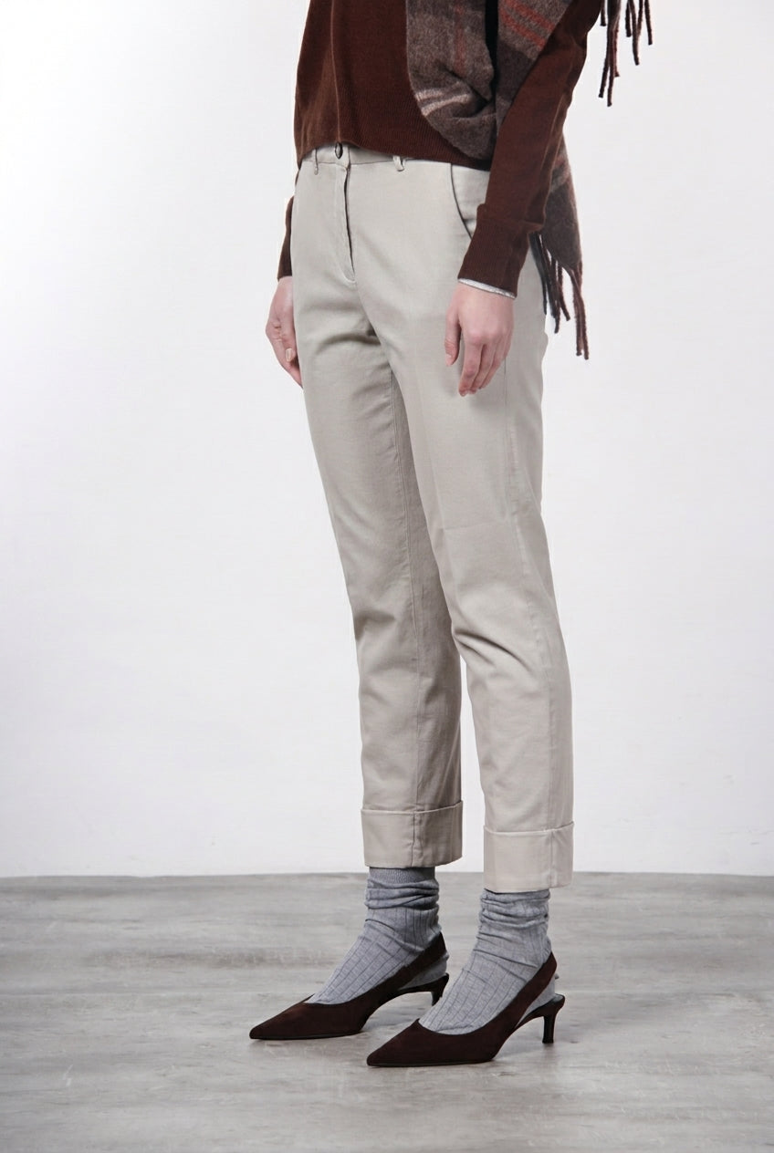New York Carrot pantalon chino femme en gabardine de coton et laine carrot fit ①
