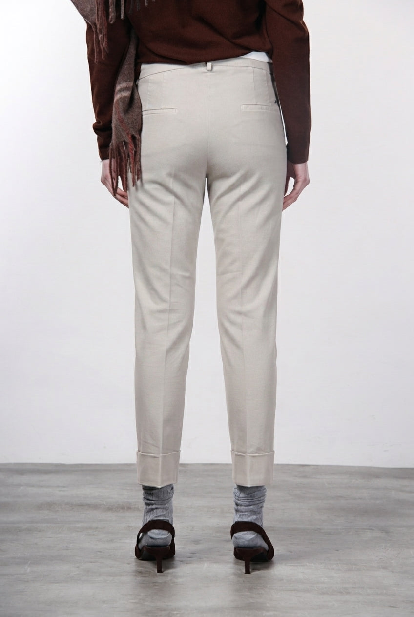 New York Carrot pantalon chino femme en gabardine de coton et laine carrot fit ①
