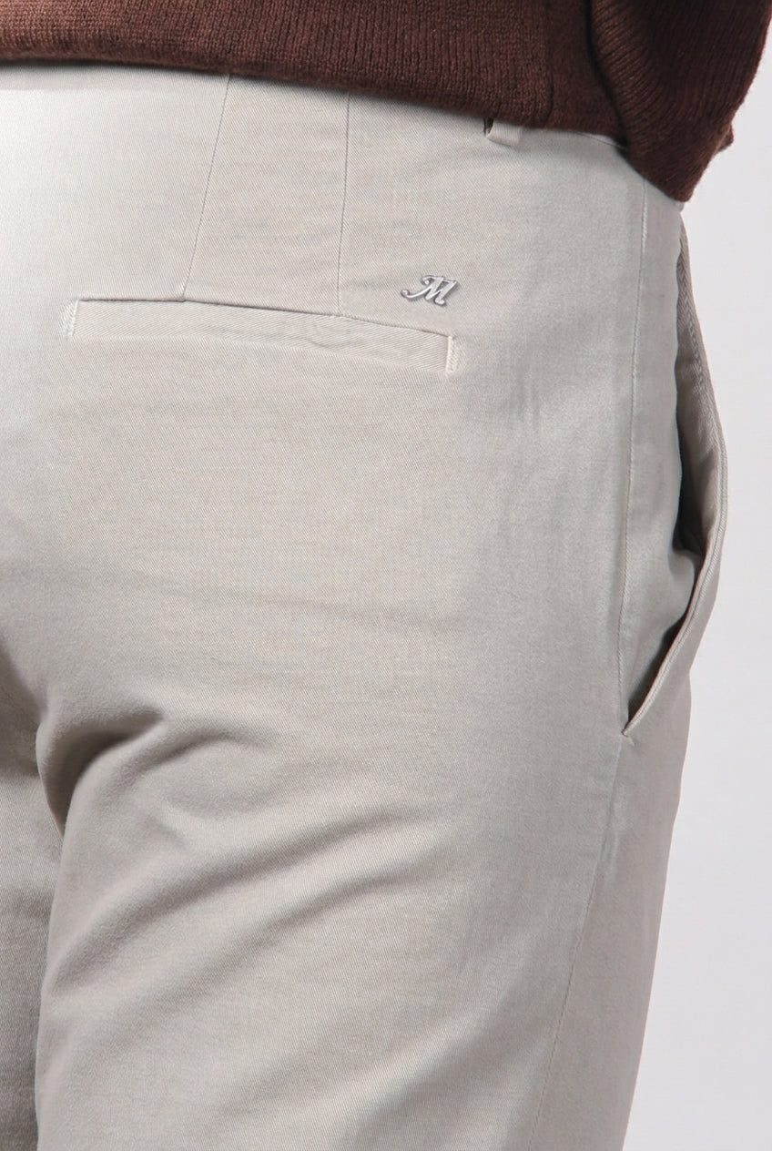 New York Carrot pantalon chino femme en gabardine de coton et laine carrot fit ①
