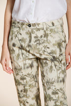 Marlene women's chino pants in gabardine leaf print carrot fit