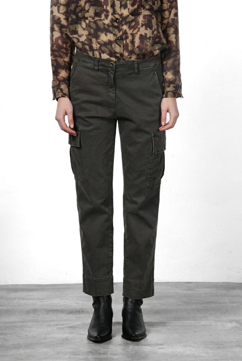 Marlene Cargo pantalone cargo donna in gabardina carrot fit