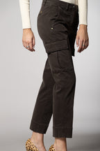 Marlene Cargo pantalone cargo donna in gabardina carrot fit