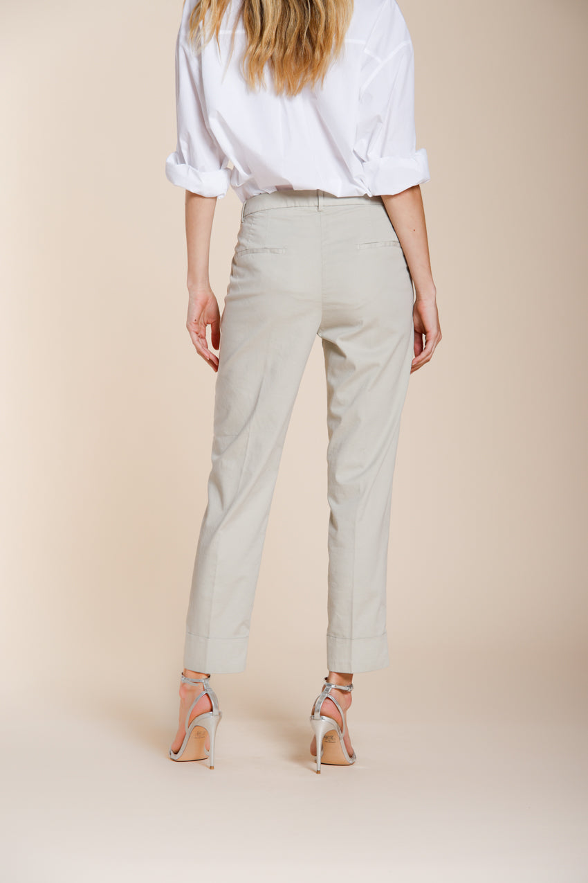 New York Carrot Sartoriale 1 Pince Damen-Chinohose aus Baumwoll- und Seidensatin carrot fit ①