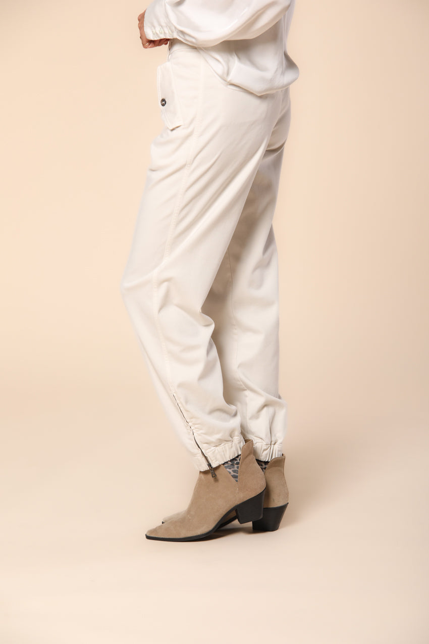 Evita women's cargo pants in satin stretch curvy fit