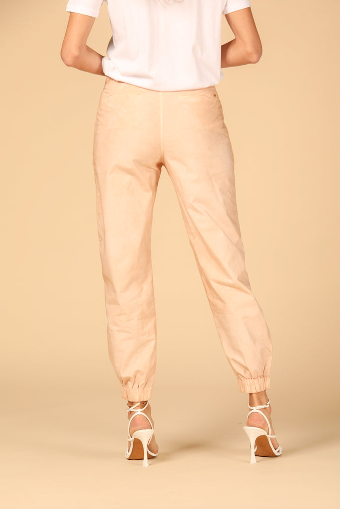 Image 5 of Women's Mason's Evita Model Cargo Pants in Pink Color, Curvy Fit