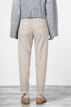 New York Jogger women’s chino pants in stretch twill with relaxed fit