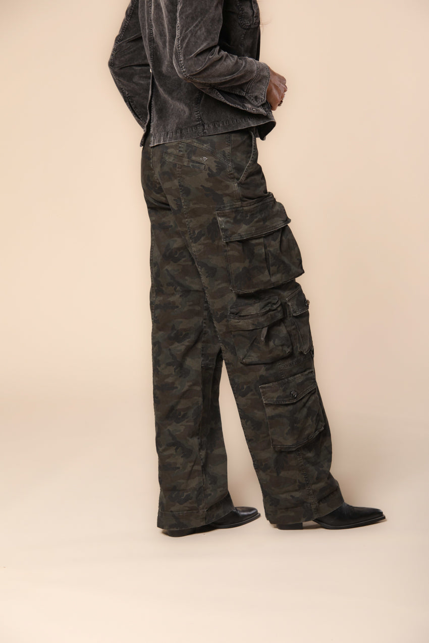 New Hunter women's cargo pants in satin with camouflage print straight fit  ①