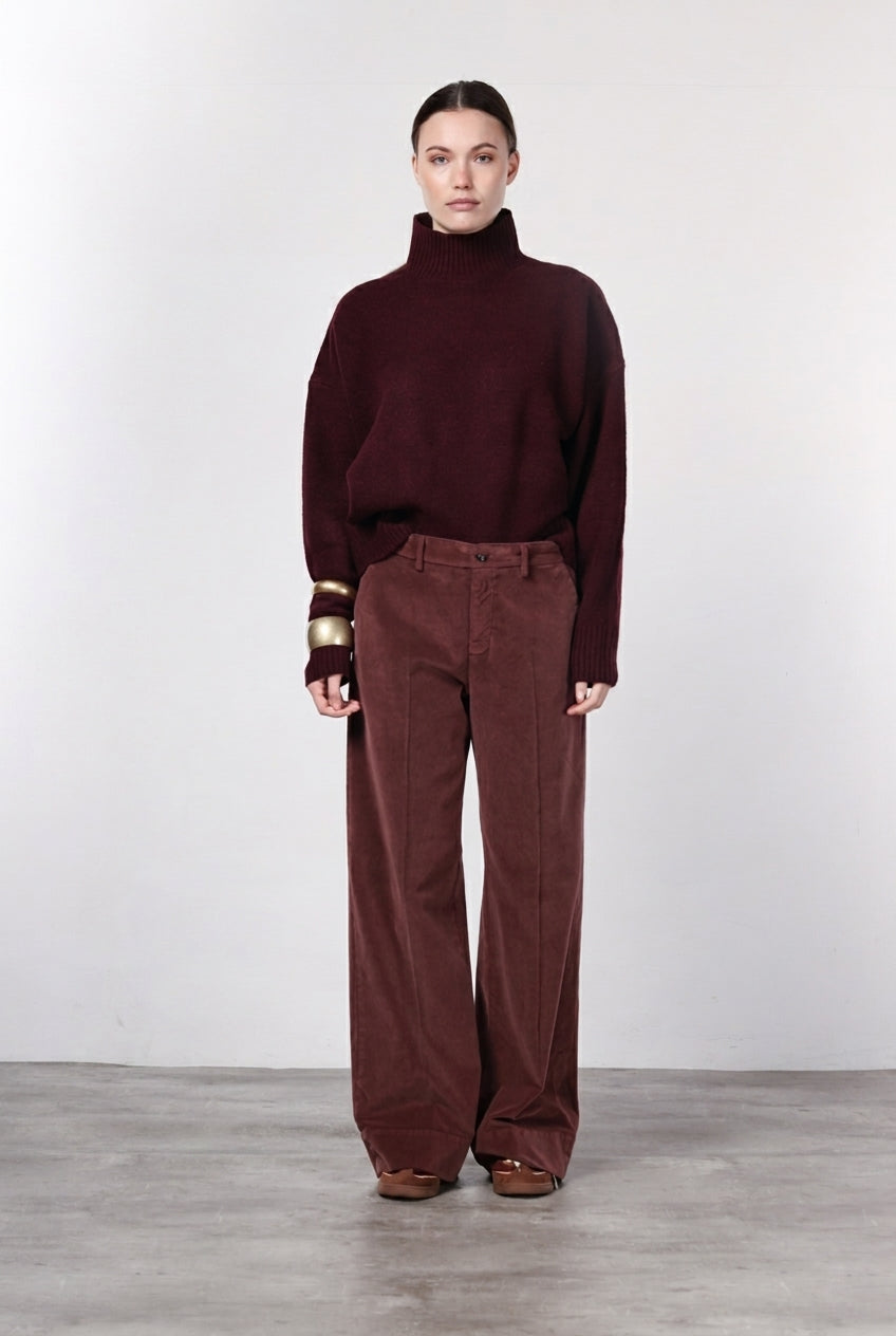 New York Studio women’s chino trousers in smooth velvet, straight fit
