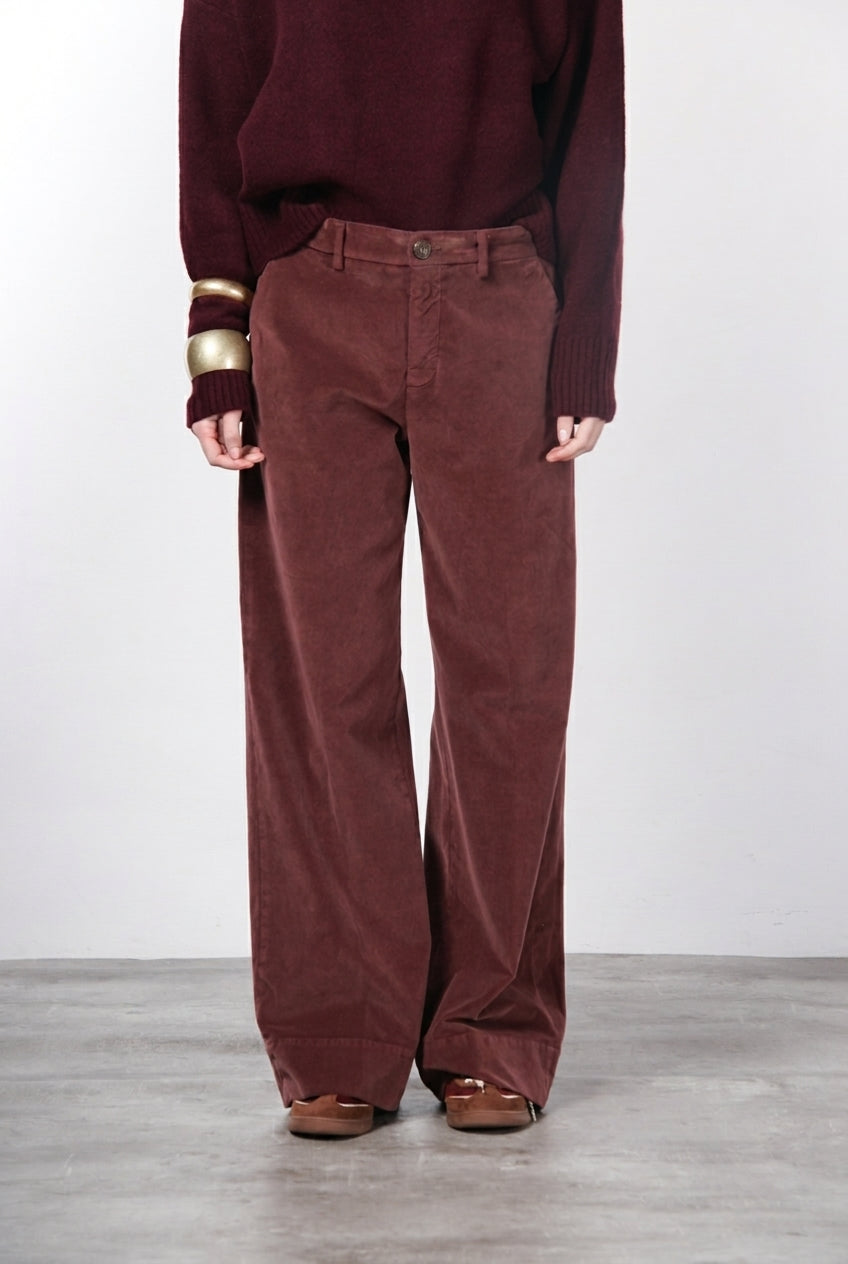 New York Studio women’s chino trousers in smooth velvet, straight fit