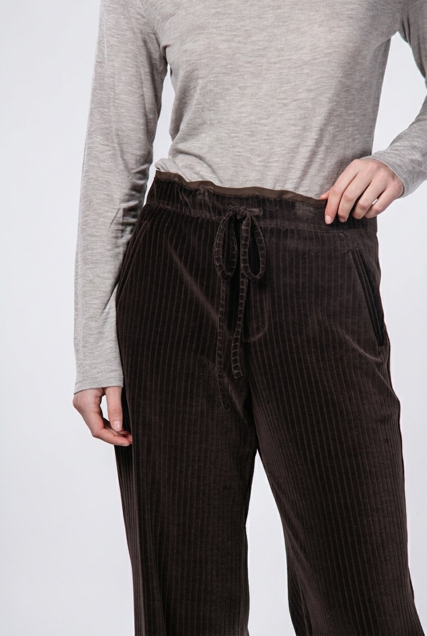 New York Studio Elax Chinohose für Damen aus breit geripptem Samt mit straight fit