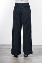 New York Wide women’s chino pants in 500-wale velvet with wide leg
