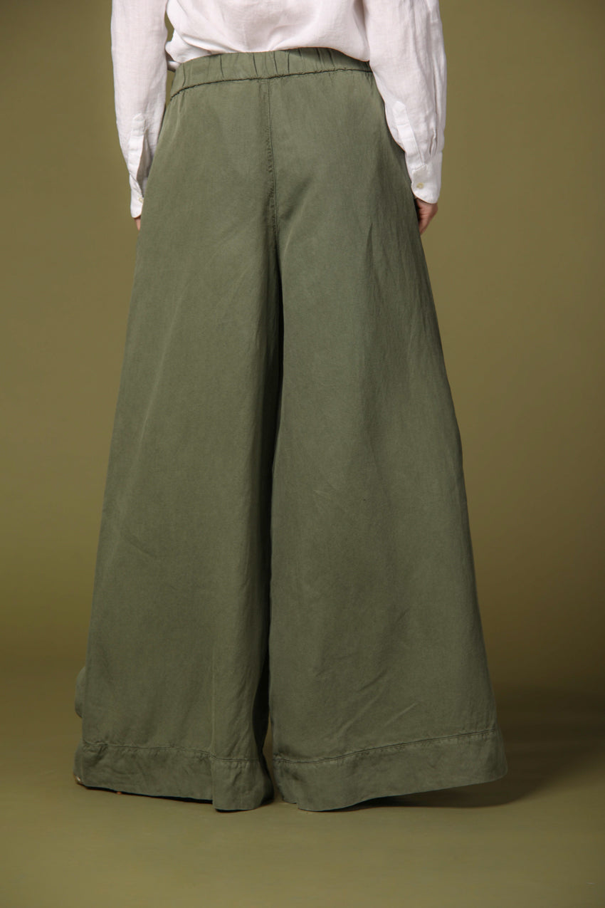 Image 5 de pantalon chino pour femme, modèle Portofino en vert, relaxed fit de Mason's